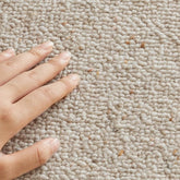 100%純天然羊毛を使用した機械織りのカーペット!長くご愛用できる高品質な一品(Nude)