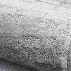 モノクロの部屋にぴったり。おしゃれグレーのウィルトン織ラグ(Keladi)
