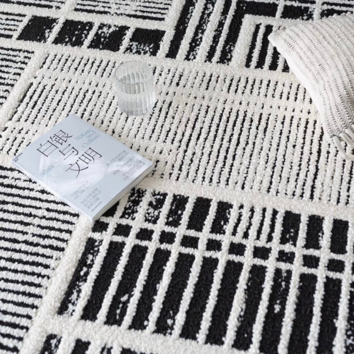 定番北欧風3Dデザインのウィルトン織カーペット（Celluloid）