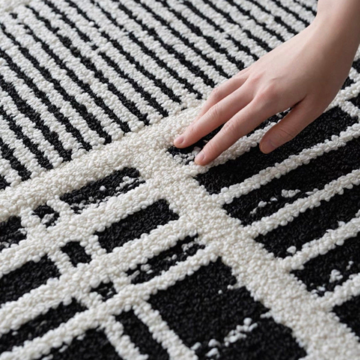 定番北欧風3Dデザインのウィルトン織カーペット（Celluloid）