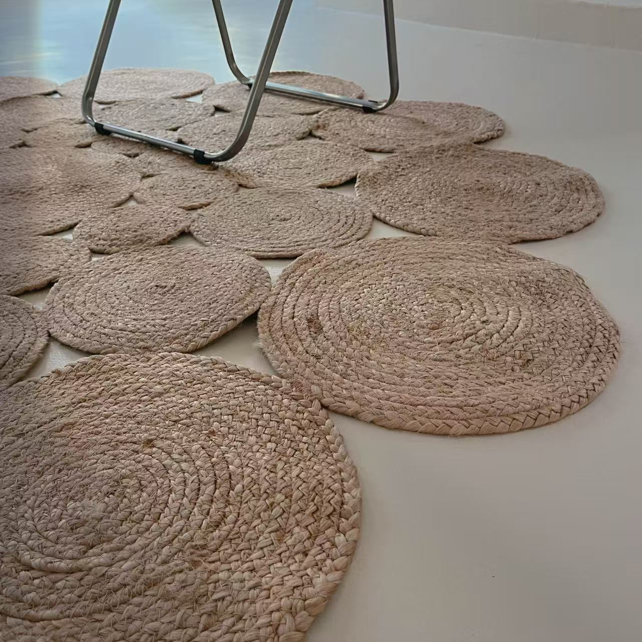 夏季に適した天然ジュート製カーペット（Bouquet）