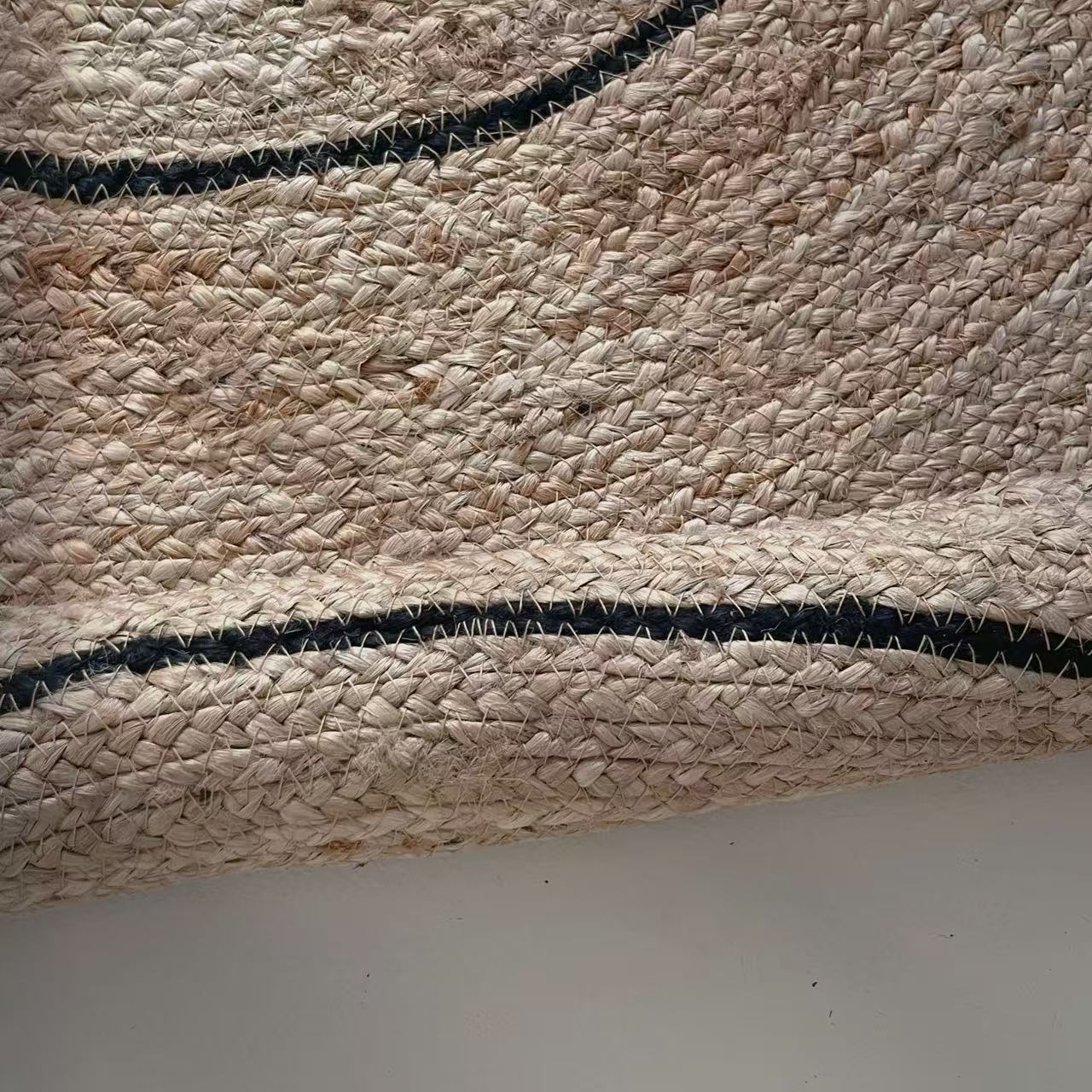 夏季に適した天然ジュート製カーペット（Planet）