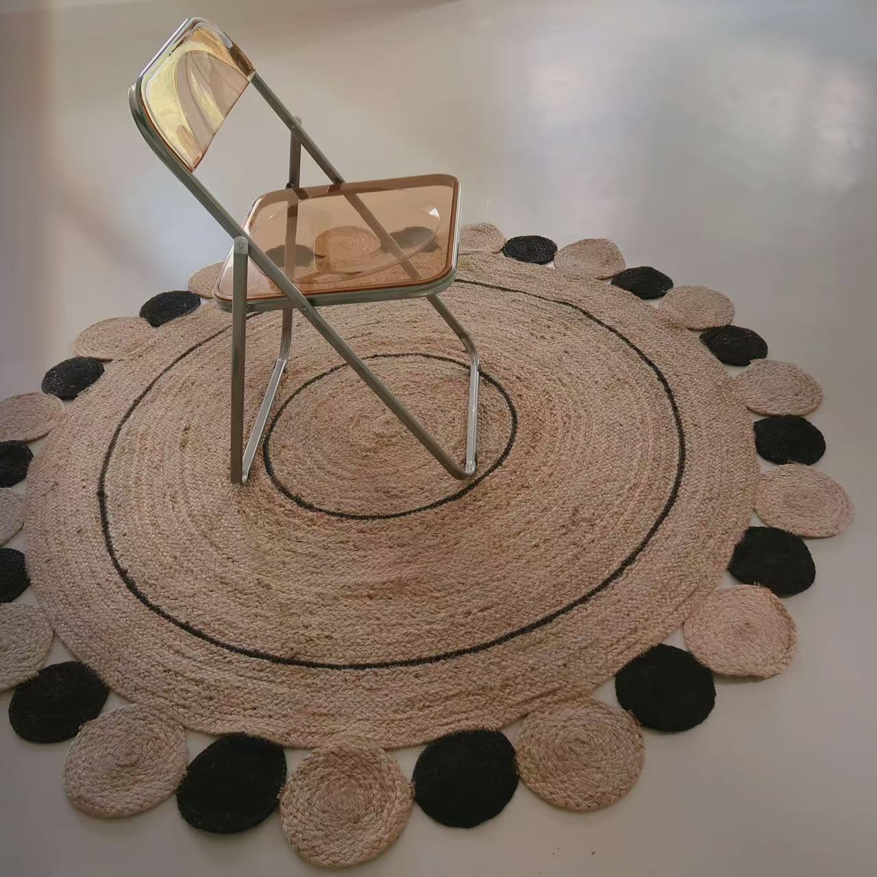 夏季に適した天然ジュート製カーペット（Planet）