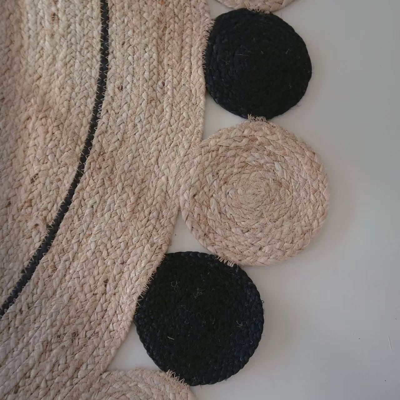 夏季に適した天然ジュート製カーペット（Planet）